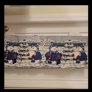 Snowman Winter/Christmas Scene Table Runner